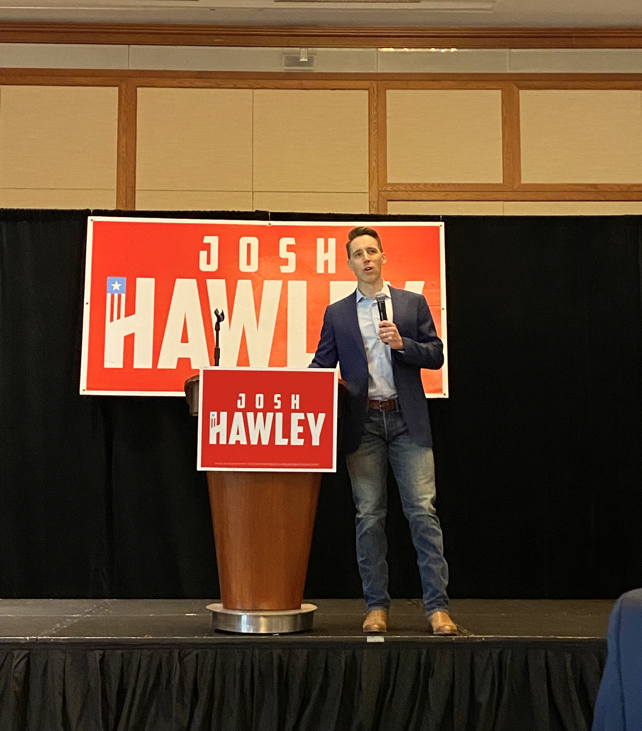 Sen. Josh Hawley headlines breakfast event at Statewide Lincoln Days